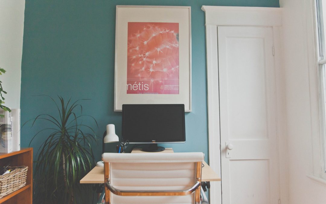Dormitorio con oficina: ¿cómo organizar el espacio para el teletrabajo?